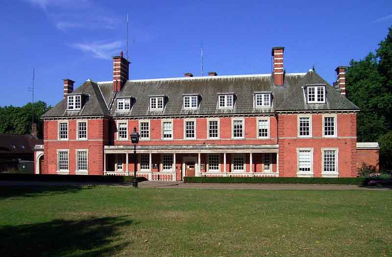 Hyde Park Police Station